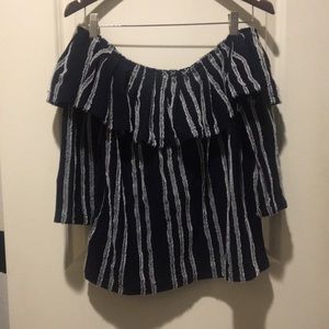 Banana Republic off the shoulder ruffle 3/4 sleeves top w/ soft frayed detail M